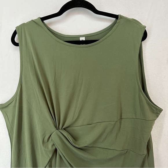 Zenana Outfitters Front Knot Sleeveless Top Blouse Womans Size 3X Green - Picture 2 of 8